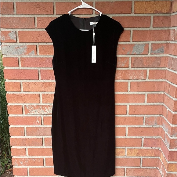 Trina Turk Dresses & Skirts - NEW Trina Turk little black midi dress
